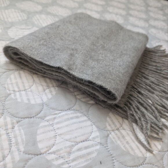 Charter Club 100% cashmere Scarf Women - Picture 8 of 9